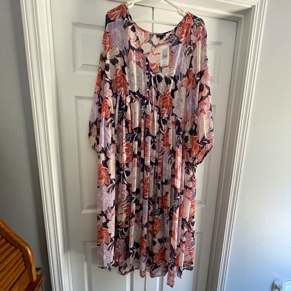 Plus size floral midi dress. NWT